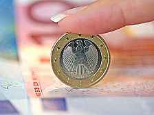 Jeder Euro muss auf den Prüfstand, wenn der Staat seine Schuldenberge abbaut. 1,7 Billionen Euro Schulden sprechen für schmerzhafte Einschnitte. Und heiße Diskussionen.