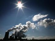Kraftwerk unter Last - Aufschwung oder Klimawandel? Die Propheten ansteigender Temperaturen finden kein Gehör mehr. Gerade tagen mal wieder 5000 Delegierte in Bonn - und keiner hört hin. Auch egal.
