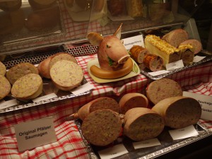 Von der Wutz in die Wutz: So sehen die besten der besten Saumägen aus. Die Sieger des 6. Internationalen Saumagenwettbewerbs im Landau, dem Mekka des Pfälzer Nationalgerichts.